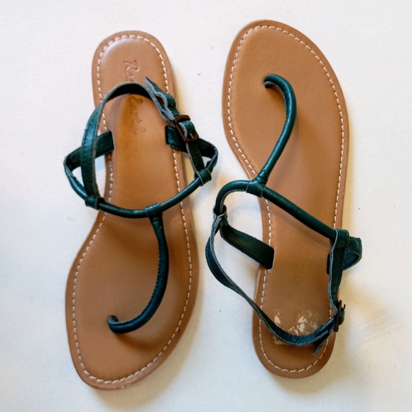 Rare Earth green "T" strap leather nomadic thong sandals - Picture 3 of 6
